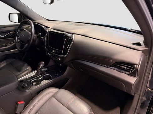 Used 2022 Chevrolet Traverse RS image 27