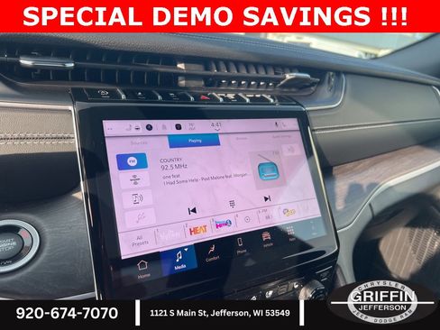 New 2025 Jeep Grand Cherokee Limited w/ Luxury Tech Group II image 22