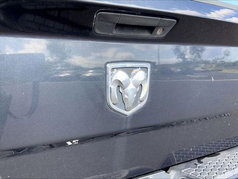 Used 2016 RAM 1500 Express RWD image 26