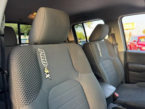 Used 2018 Nissan Frontier PRO-4X AWD/4WD image 32
