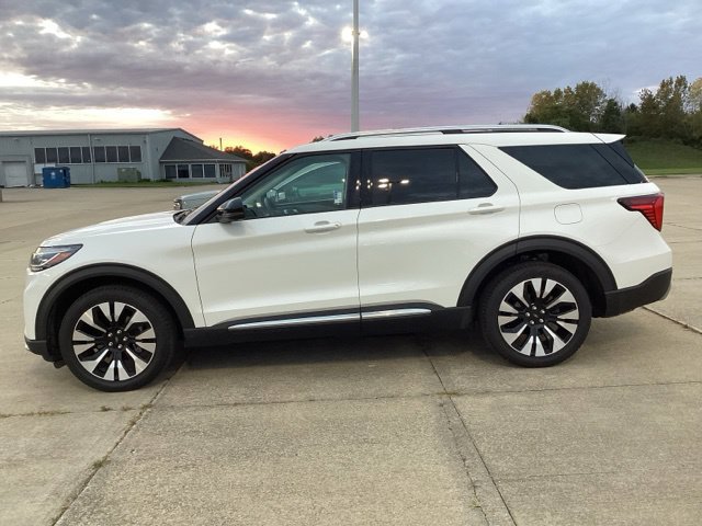 Used 2026 Ford Explorer Platinum w/ LUX Leather Package AWD/4WD image 2