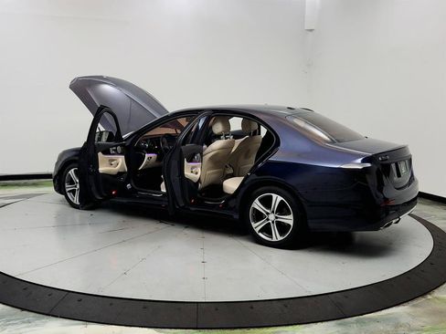 Used 2017 Mercedes-Benz E 300 image 12