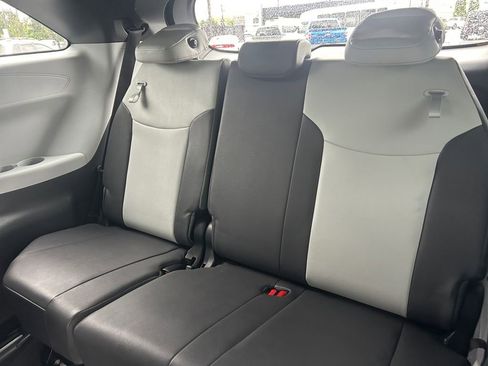 Used 2024 Toyota Sienna XSE AWD/4WD image 34