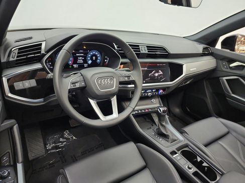 Used 2025 Audi Q3 2.0T Premium w/ Convenience Package AWD/4WD image 22