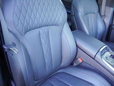 Certified 2025 BMW X7 M60i image 13