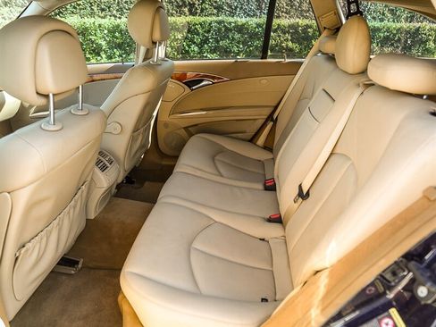 Used 2009 Mercedes-Benz E 350 4MATIC Wagon image 24