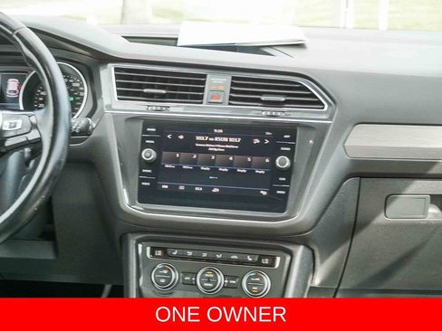 Used 2019 Volkswagen Tiguan SE w/ Panoramic Sunroof Package FWD image 15