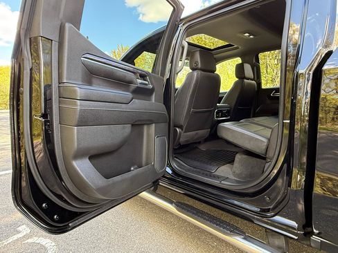 Used 2023 Chevrolet Silverado 1500 LTZ w/ LTZ Premium Package AWD/4WD image 28