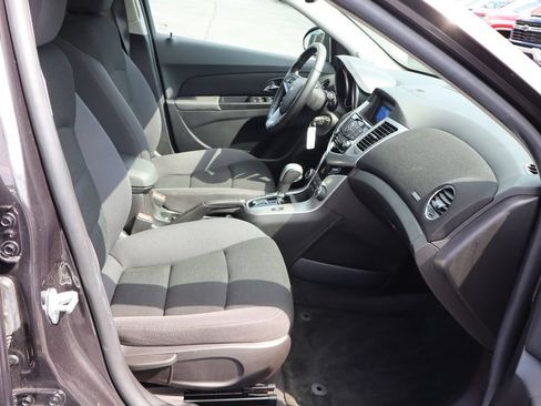 Used 2014 Chevrolet Cruze LT FWD image 15
