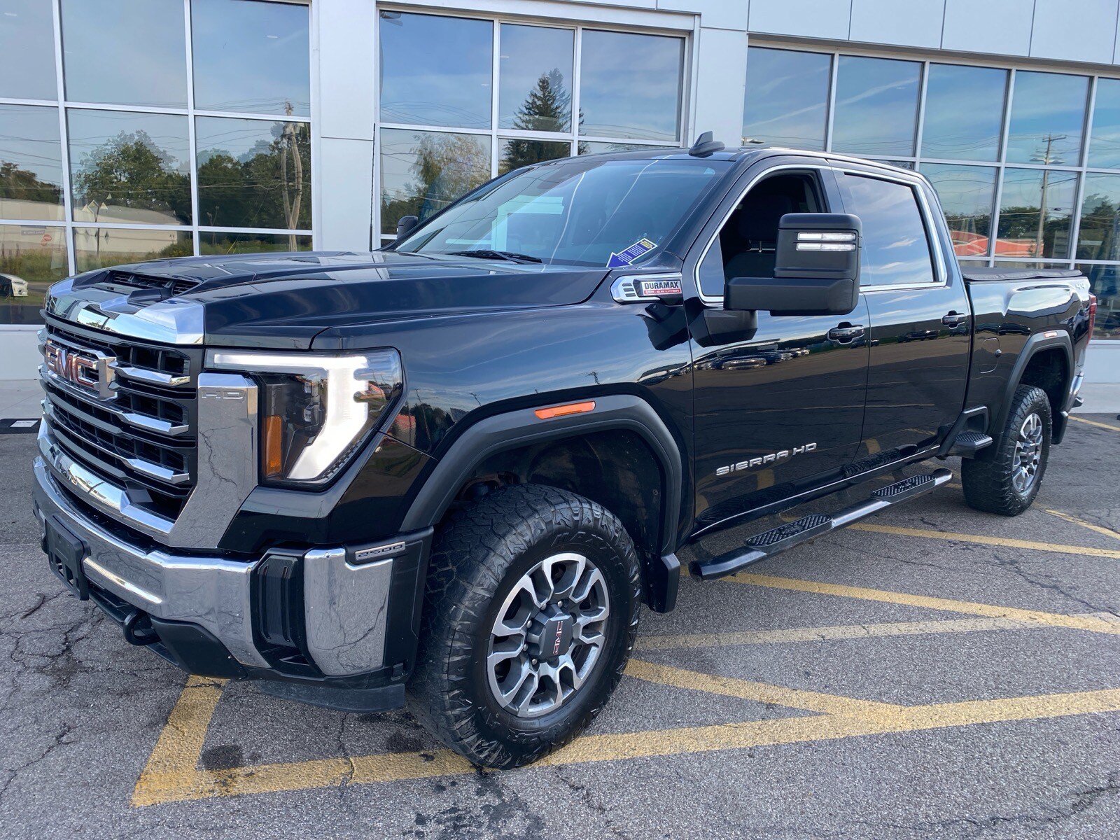 Used 2024 GMC Sierra 2500 SLE AWD/4WD image 1