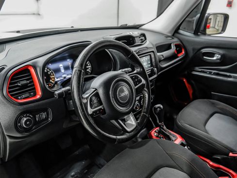 Used 2017 Jeep Renegade Trailhawk image 24