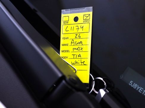 Used 2026 Acura MDX w/ Technology Package image 32