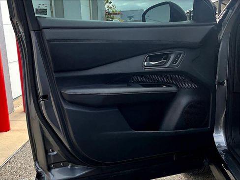 Used 2023 Nissan Ariya FWD image 20