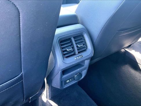 Used 2022 Volkswagen Tiguan SEL R-Line image 10