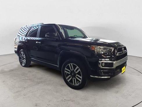 Used 2018 Toyota 4Runner Limited AWD/4WD image 3