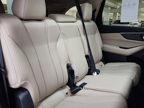 Certified 2024 Acura MDX w/Advance Package image 19