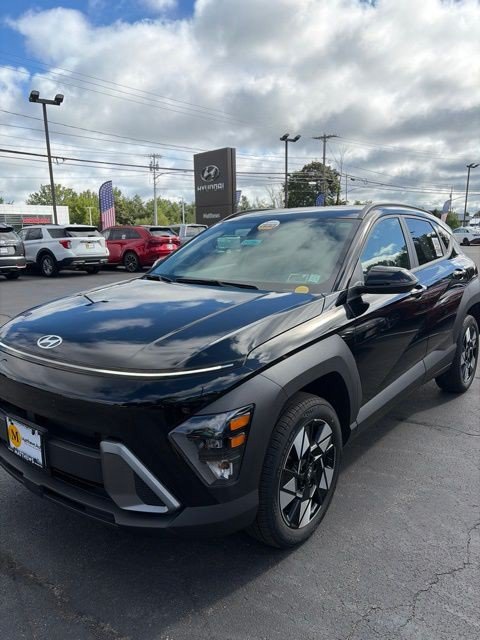 Used 2024 Hyundai Kona SEL AWD/4WD image 3