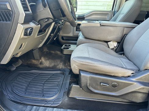 Used 2019 Ford F250 XLT w/ XLT Value Package image 8