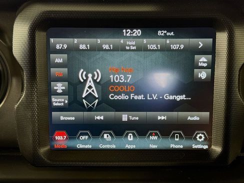 Used 2022 Jeep Gladiator Sport AWD/4WD image 17