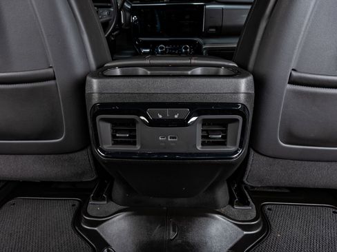 Used 2025 GMC Sierra 2500 AT4X image 33