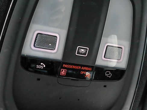 Used 2023 Volvo C40 P8 Recharge Ultimate AWD/4WD image 30