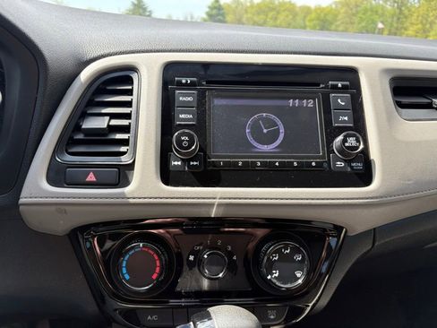 Used 2019 Honda HR-V LX image 27