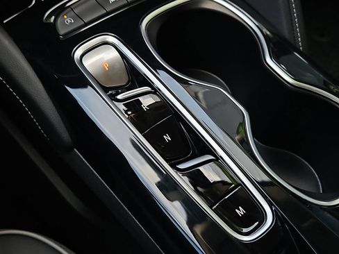 Used 2023 Buick Envision Avenir image 16