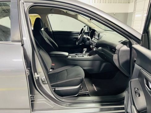 Used 2025 Nissan Sentra S FWD image 31