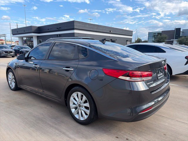 Used 2017 Kia Optima LX w/ Option Group 014 FWD image 3