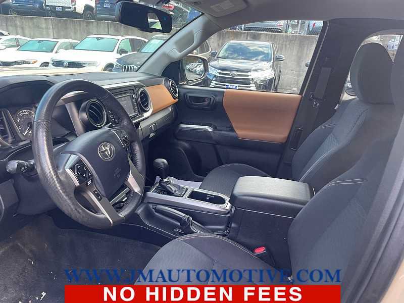 Used 2017 Toyota Tacoma SR5 w/ Tow Package AWD/4WD image 2