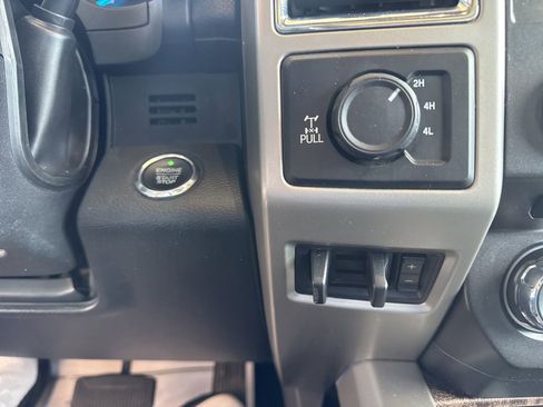 Used 2017 Ford F250 Lariat w/ Lariat Ultimate Package AWD/4WD image 38