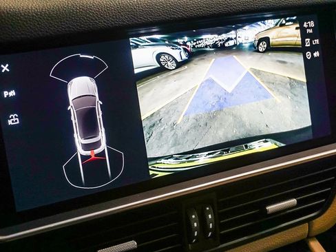 Used 2022 Porsche Cayenne Platinum Edition image 23