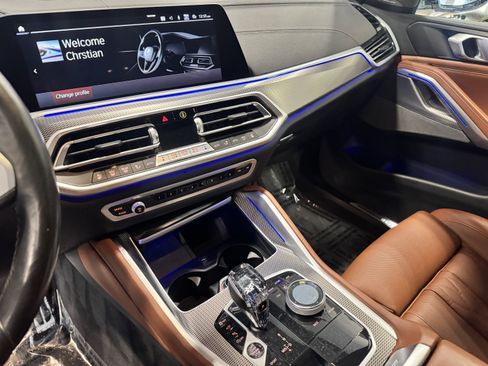 Used 2022 BMW X6 M50i w/ Executive Package image 28