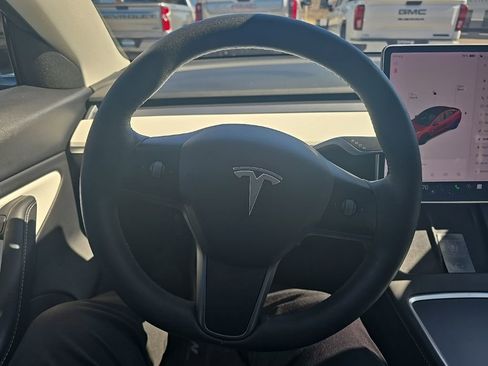Used 2021 Tesla Model 3 Performance image 4