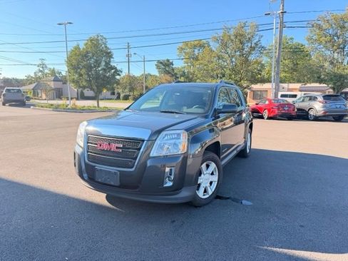 Used 2013 GMC Terrain SLE FWD image 1