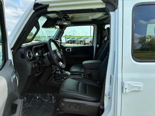 New 2026 Jeep Wrangler Unlimited Sahara AWD/4WD image 15