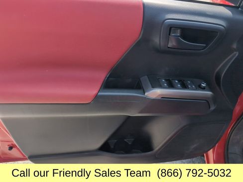 Used 2018 Toyota Tacoma SR5 image 12
