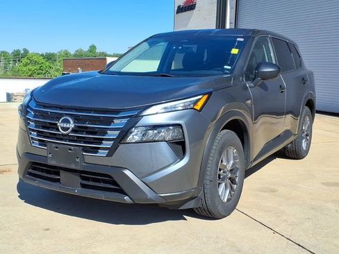 Used 2024 Nissan Rogue S AWD/4WD image 1