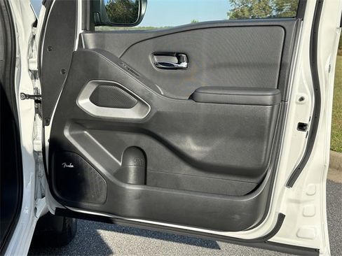 Certified 2024 Nissan Frontier SL w/ Technology Package image 15