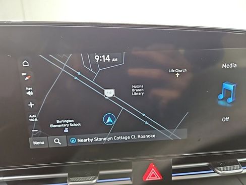 Used 2025 Hyundai Elantra SEL image 21