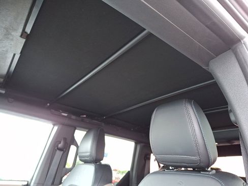 Used 2024 Ford Bronco Wildtrak image 15