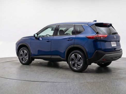 Used 2025 Nissan Rogue SV FWD image 6