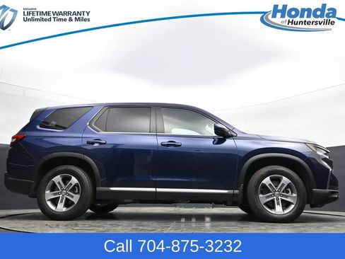 Used 2025 Honda Pilot EX-L image 48