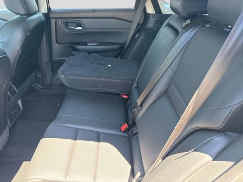 Certified 2023 Nissan Rogue SV w/ SV Premium B Package AWD/4WD image 15