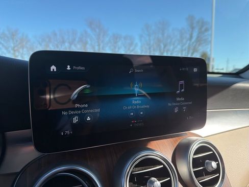 Used 2022 Mercedes-Benz GLC 300 4MATIC image 32