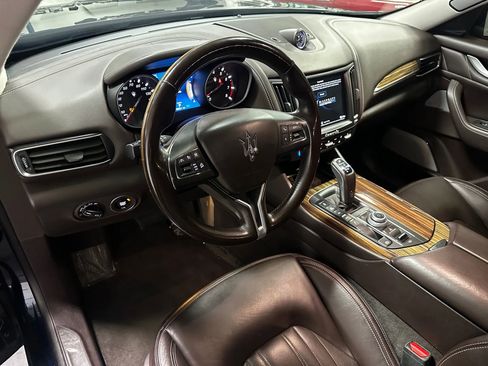 Used 2019 Maserati Levante GranLusso image 8