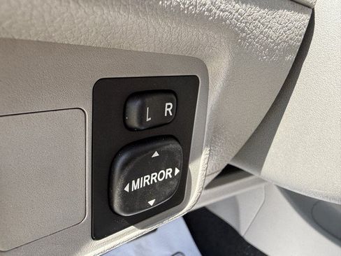 Used 2009 Toyota Corolla LE FWD image 15
