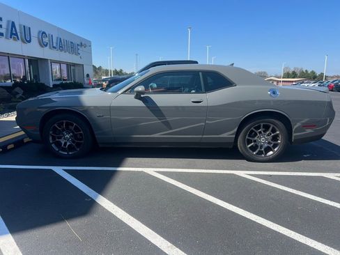 Used 2018 Dodge Challenger GT w/ Driver Convenience Group image 4