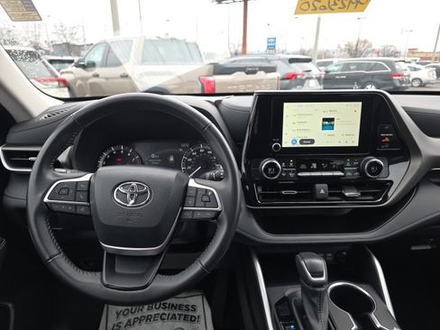 Certified 2024 Toyota Highlander LE image 12