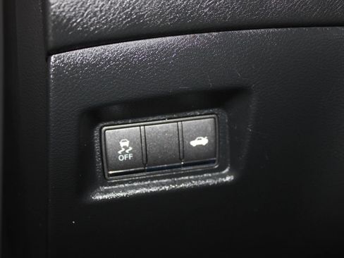 Used 2019 INFINITI Q60 3.0t Luxe w/ Essential Package image 8